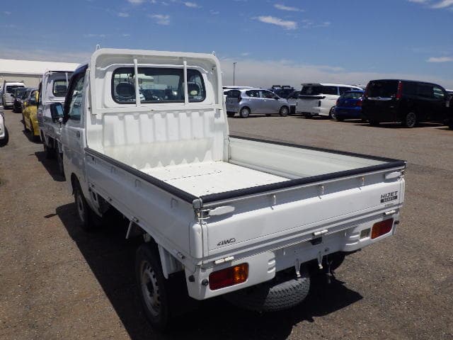 2009 Daihatsu Hijet JDM car for sale — photo 3 of 11