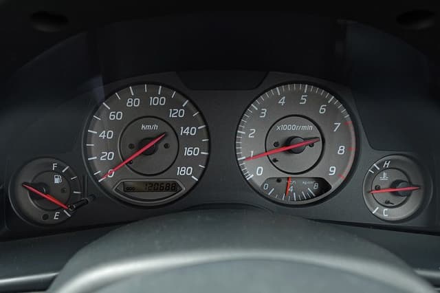 1998 Nissan Skyline JDM car for sale — photo 22 of 25
