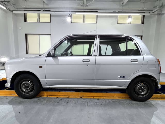 2001 Daihatsu Mira JDM car for sale — photo 3 of 25