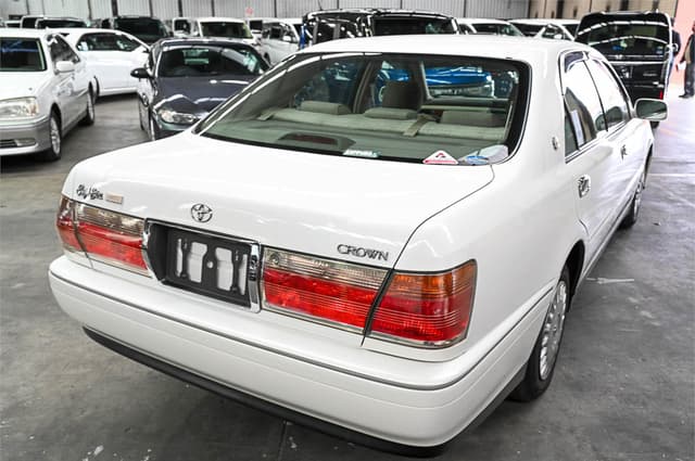 2000 Toyota Crown JDM car for sale — photo 8 of 10