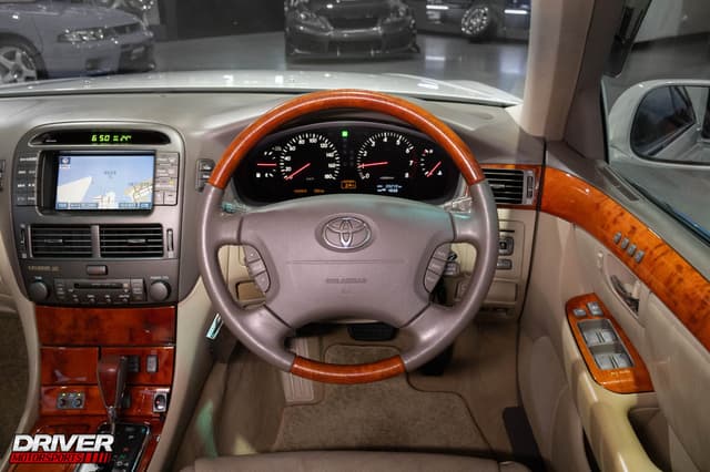 2000 Toyota Celsior JDM car for sale — photo 3 of 23