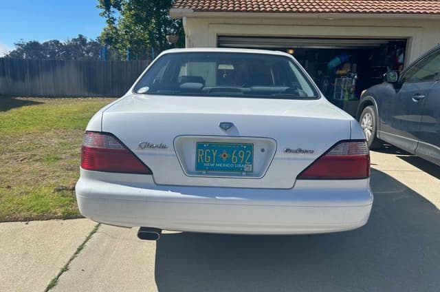 1996 Nissan Gloria JDM car for sale — photo 3 of 8