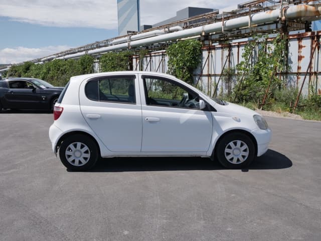 2000 Toyota Vitz JDM car for sale — photo 4 of 25