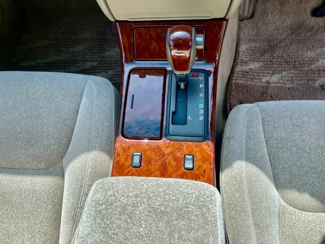 2000 Toyota Crown JDM car for sale — photo 16 of 25
