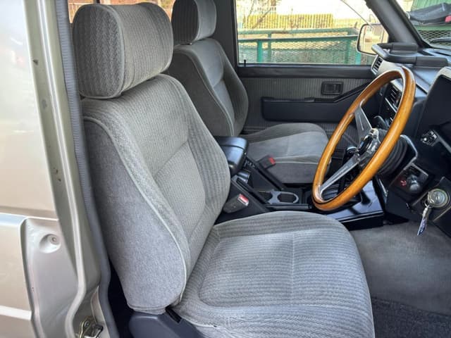 1995 Nissan Safari JDM car for sale — photo 10 of 11