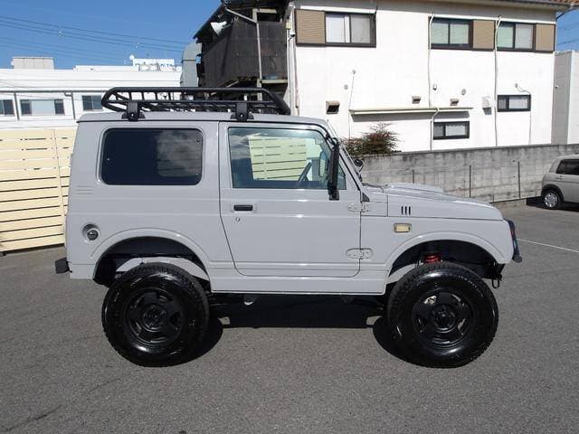 1998 Suzuki Jimny JDM car for sale — photo 4 of 20