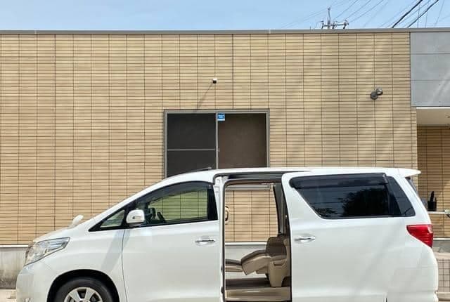 2008 Toyota Alphard JDM car for sale — photo 5 of 10