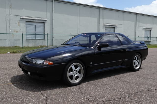 1989 Nissan Skyline JDM car for sale — photo 14 of 20