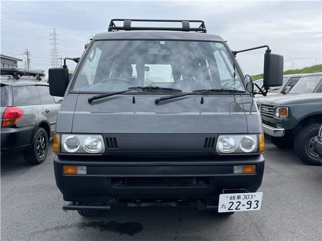1995 Mitsubishi Delica JDM car for sale — photo 3 of 25