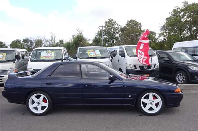 1991 Nissan Skyline JDM car for sale — photo 4 of 25