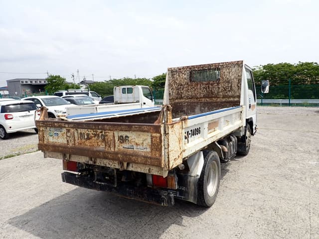 2011 Isuzu Elf JDM car for sale — photo 10 of 25