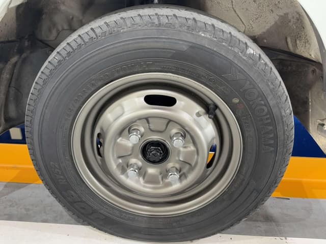 1998 Mitsubishi Minicab JDM car for sale — photo 13 of 22