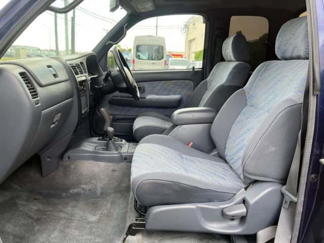 1997 Toyota Hilux JDM car for sale — photo 14 of 19