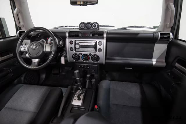 2010 Toyota Fj Cruiser JDM car for sale — photo 9 of 25