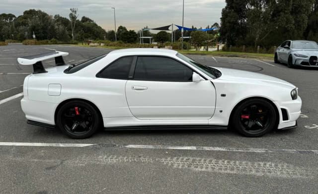 1999 Nissan Skyline JDM car for sale — photo 6 of 10