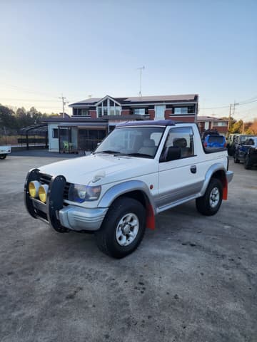 1996 Mitsubishi Pajero JDM car for sale — photo 4 of 24
