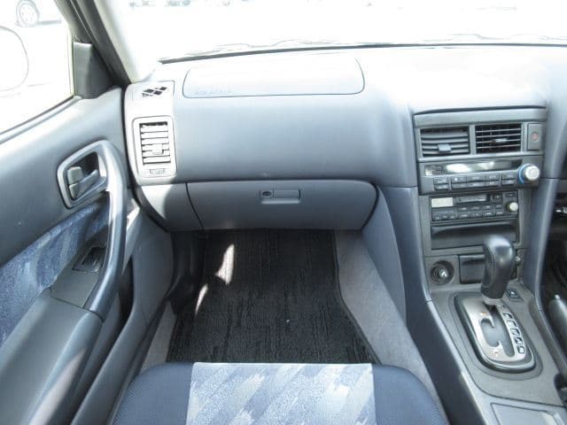 1998 Nissan Skyline JDM car for sale — photo 6 of 19