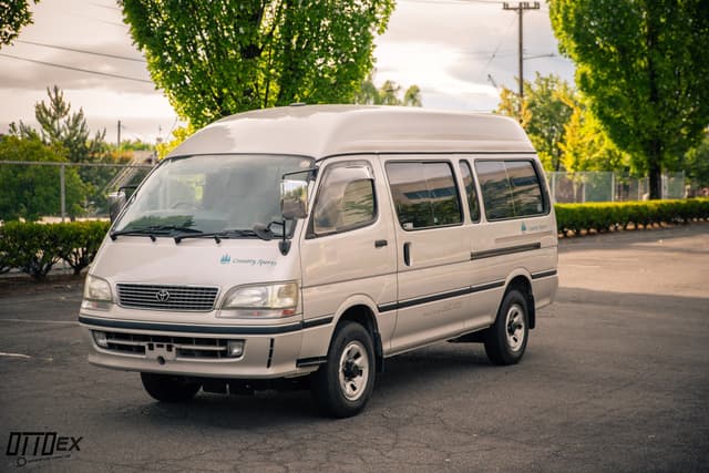 1999 Toyota HiAce JDM car for sale — photo 2 of 25