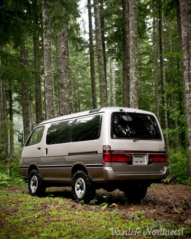 1995 Toyota HiAce JDM car for sale — photo 13 of 25
