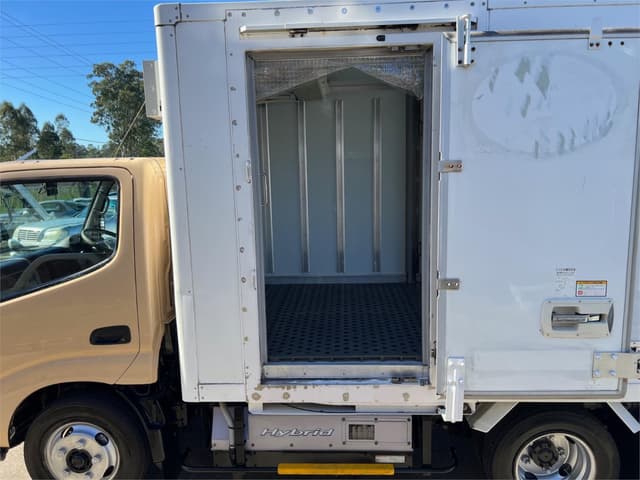 2008 Toyota Dyna JDM car for sale — photo 11 of 18