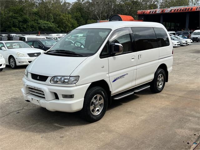 2005 Mitsubishi Delica JDM car for sale — photo 6 of 10