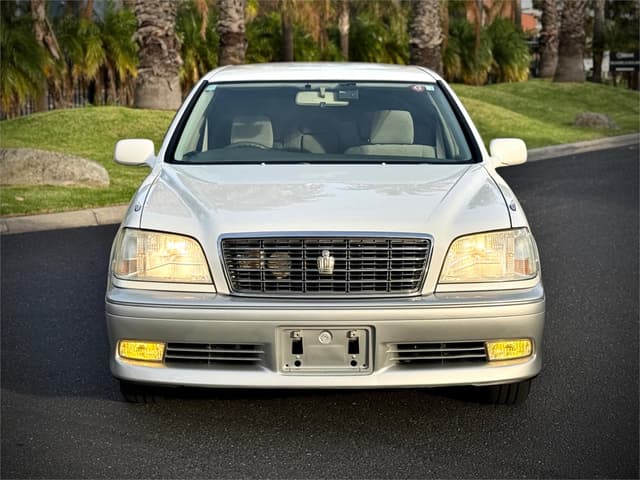 1999 Toyota Crown JDM car for sale — photo 2 of 10