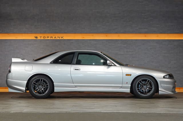 1995 Nissan Skyline JDM car for sale — photo 21 of 25