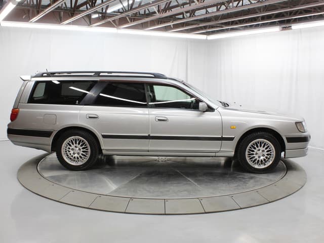 1997 Nissan Stagea JDM car for sale — photo 8 of 25