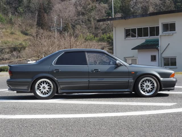 1990 Mitsubishi Diamante JDM car for sale — photo 23 of 25
