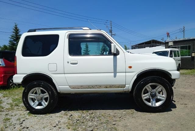2008 Suzuki Jimny JDM car for sale — photo 4 of 25