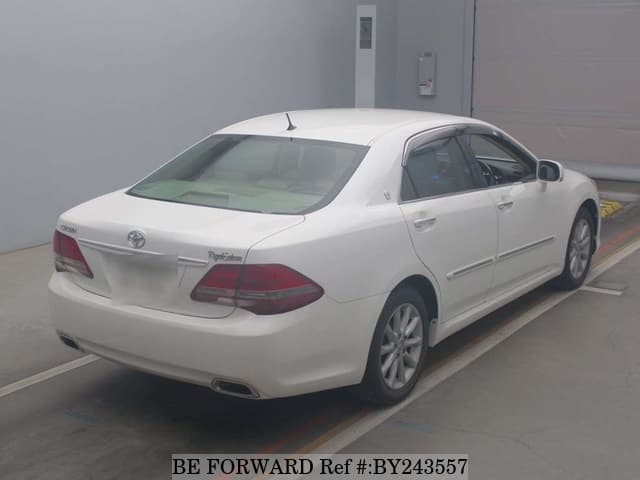 2008 Toyota Crown JDM car for sale — photo 2 of 2