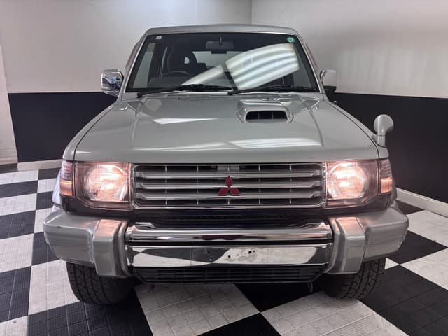 1997 Mitsubishi Pajero JDM car for sale — photo 2 of 25