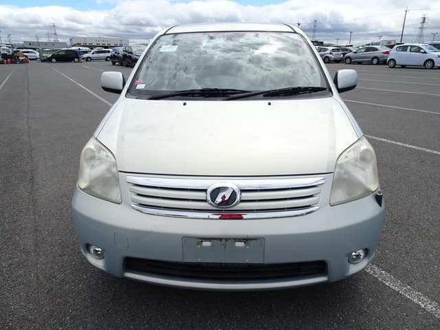 2009 Toyota Raum JDM car for sale — photo 8 of 10