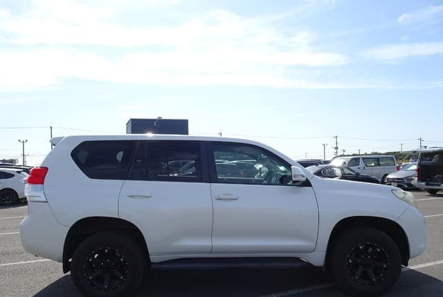 2010 Toyota Land Cruiser Prado JDM car for sale — photo 6 of 25