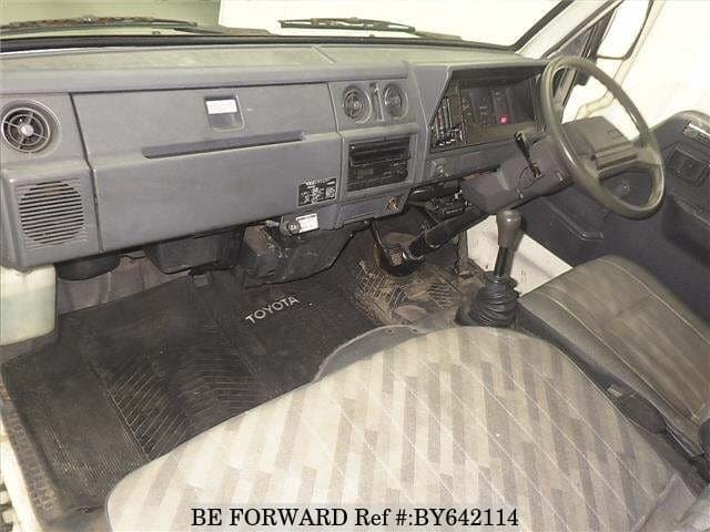 1992 Toyota HiAce JDM car for sale — photo 4 of 7