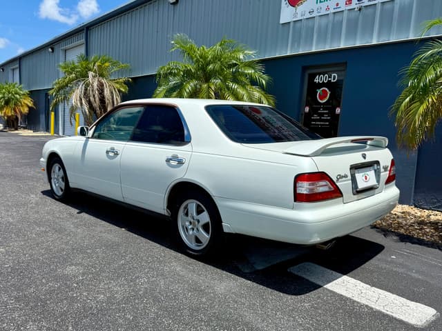 1998 Nissan Gloria JDM car for sale — photo 6 of 19