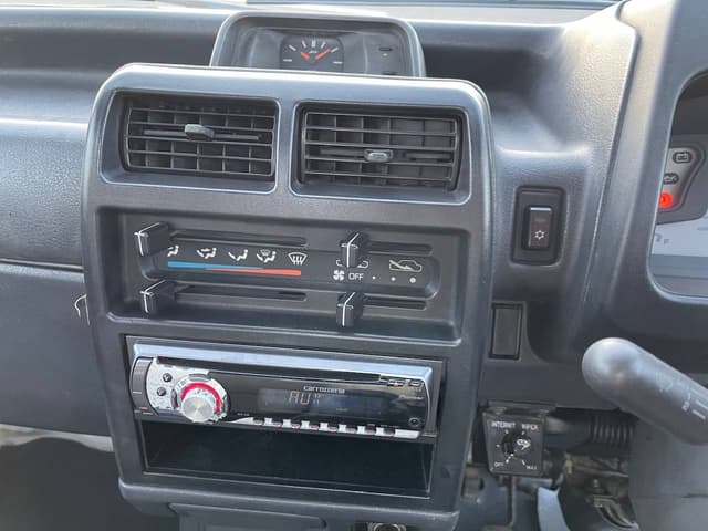 1991 Mitsubishi Minicab JDM car for sale — photo 25 of 25