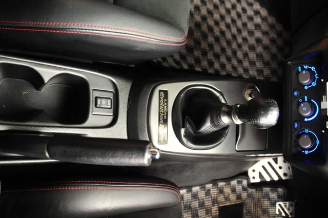 2006 Mitsubishi Lancer Evolution JDM car for sale — photo 17 of 25