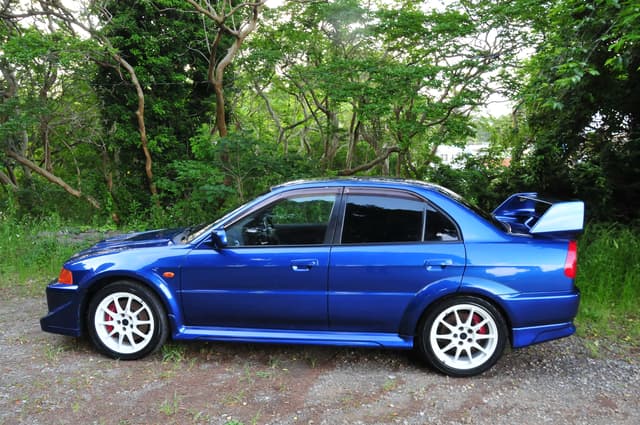 2000 Mitsubishi Lancer Evolution JDM car for sale — photo 2 of 25