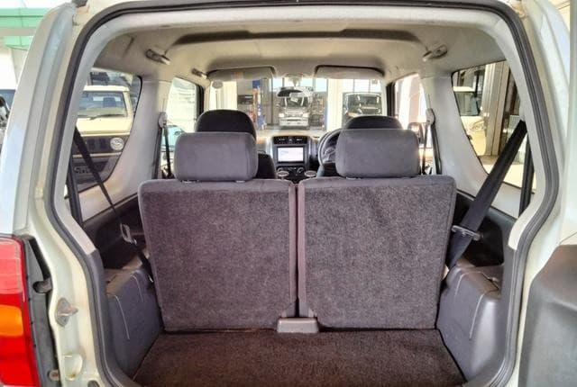 2008 Suzuki Jimny JDM car for sale — photo 20 of 25