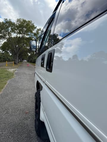 1994 Mitsubishi Delica JDM car for sale — photo 14 of 25