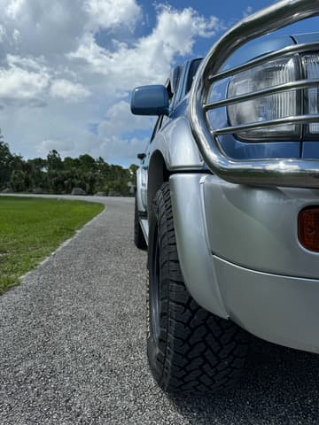 1996 Toyota Hilux Surf JDM car for sale — photo 13 of 14