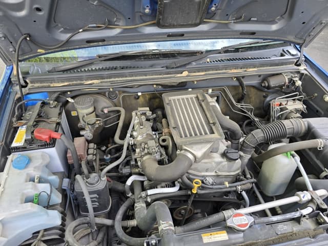 2001 Suzuki Jimny JDM car for sale — photo 18 of 24
