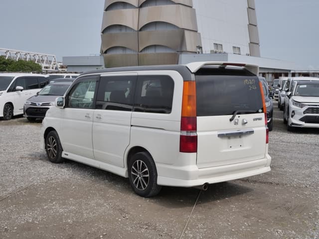 2001 Honda Stepwagon JDM car for sale — photo 7 of 25