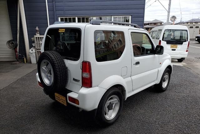 1998 Suzuki Jimny JDM car for sale — photo 8 of 22