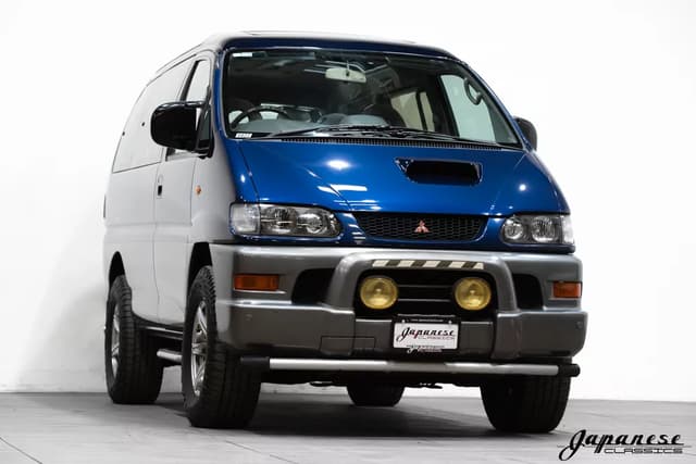 1997 Mitsubishi Delica JDM car for sale — photo 3 of 25