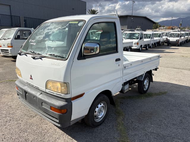 1997 Mitsubishi Minicab JDM car for sale — photo 4 of 25