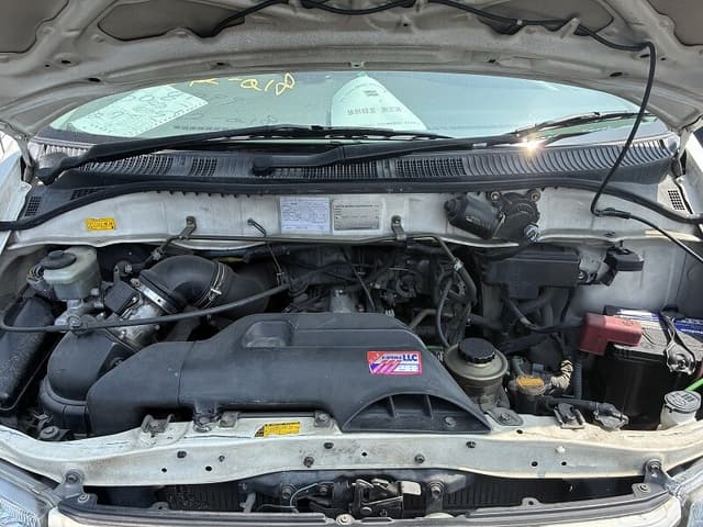 1998 Toyota Regius JDM car for sale — photo 8 of 8