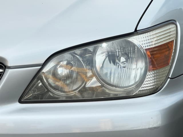 1998 Toyota Altezza JDM car for sale — photo 19 of 25