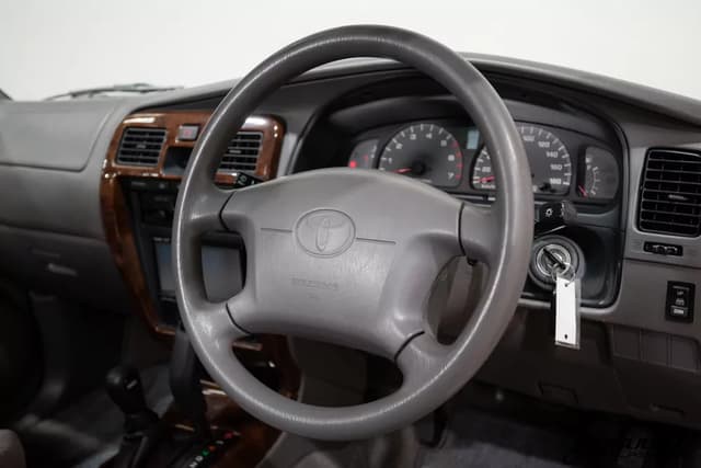 2000 Toyota Hilux Surf JDM car for sale — photo 12 of 25